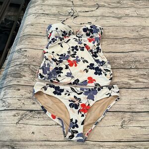 A Pea in the Pod Maternity Halter Tankini in White with Floral Print Siz…
